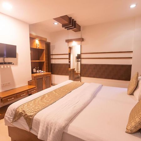 Hotel Crystal Inn Plaza Delhi Airport นิวเดลี ภายนอก รูปภาพ