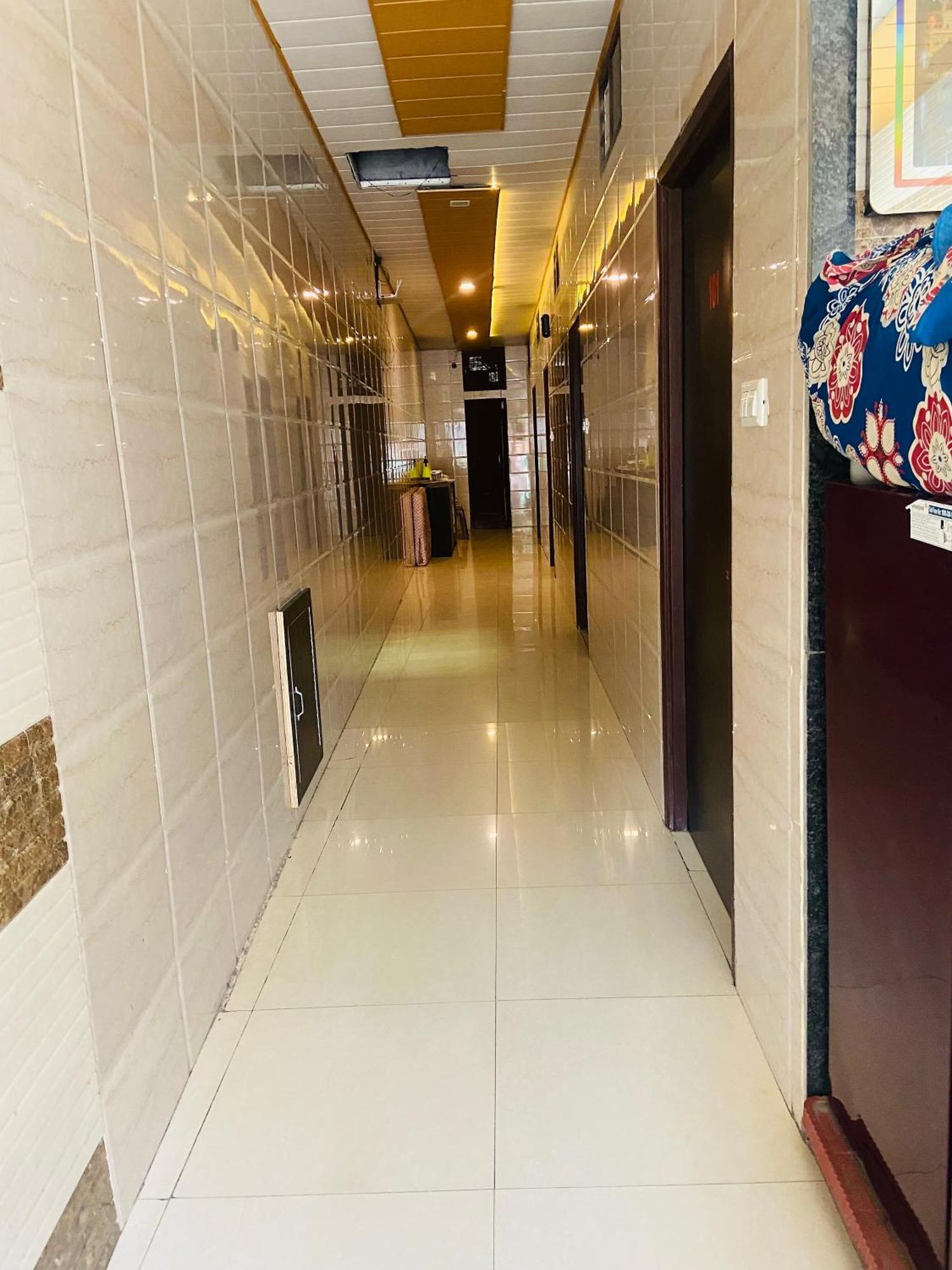 Hotel Crystal Inn Plaza Delhi Airport นิวเดลี ภายนอก รูปภาพ