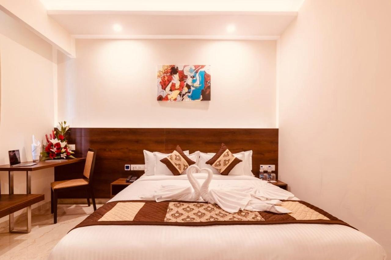 Hotel Crystal Inn Plaza Delhi Airport นิวเดลี ภายนอก รูปภาพ