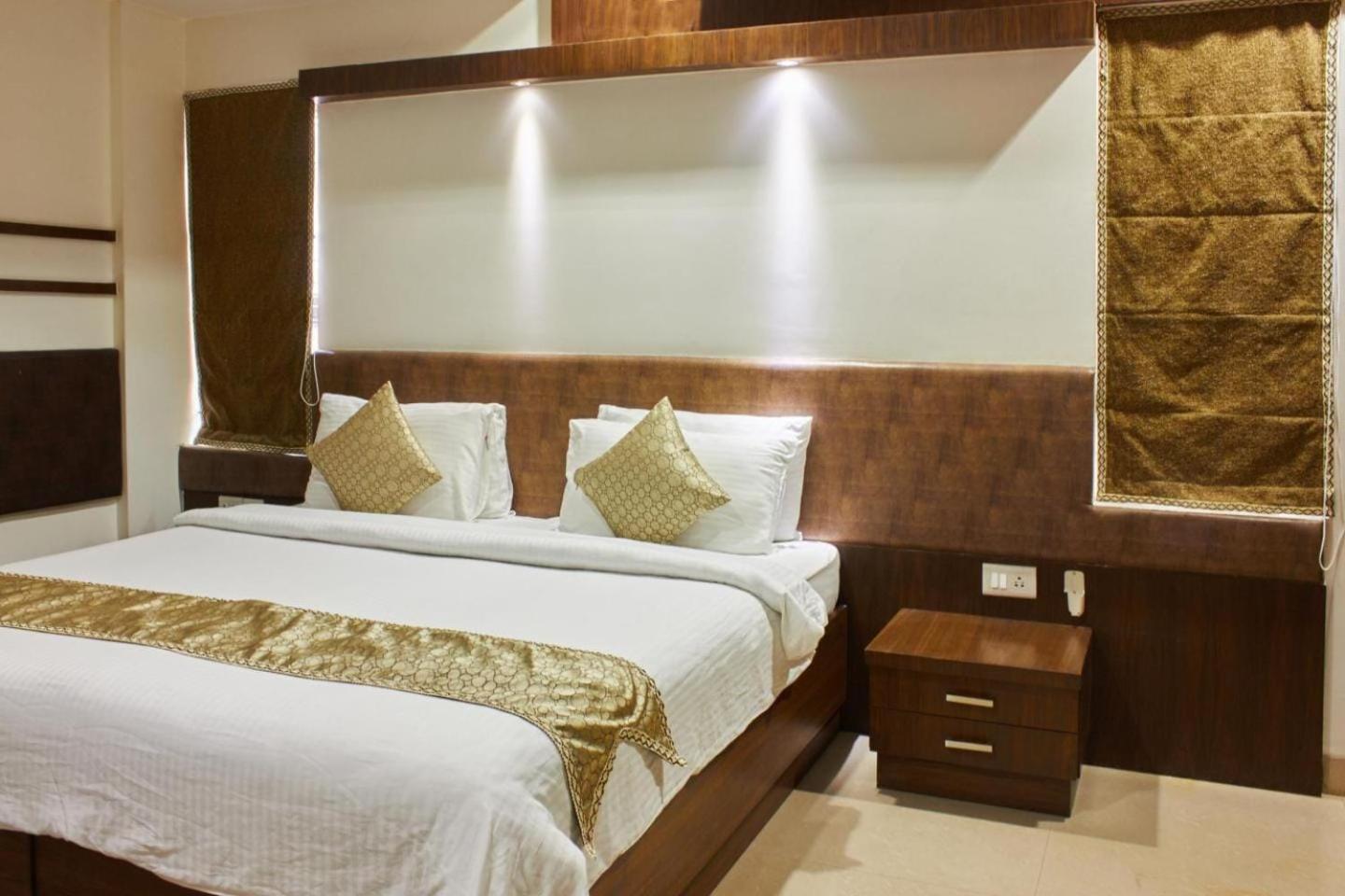 Hotel Crystal Inn Plaza Delhi Airport นิวเดลี ภายนอก รูปภาพ